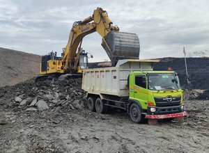 Kazachskie konwoje na polskich drogach. Tak próbują załatać "dziurę węglową"