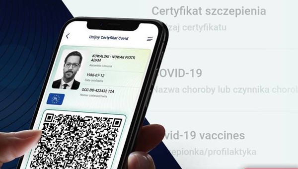 Unijny Certyfikat COVID trafił do aplikacji mObywatel. Ułatwi podróże po UE