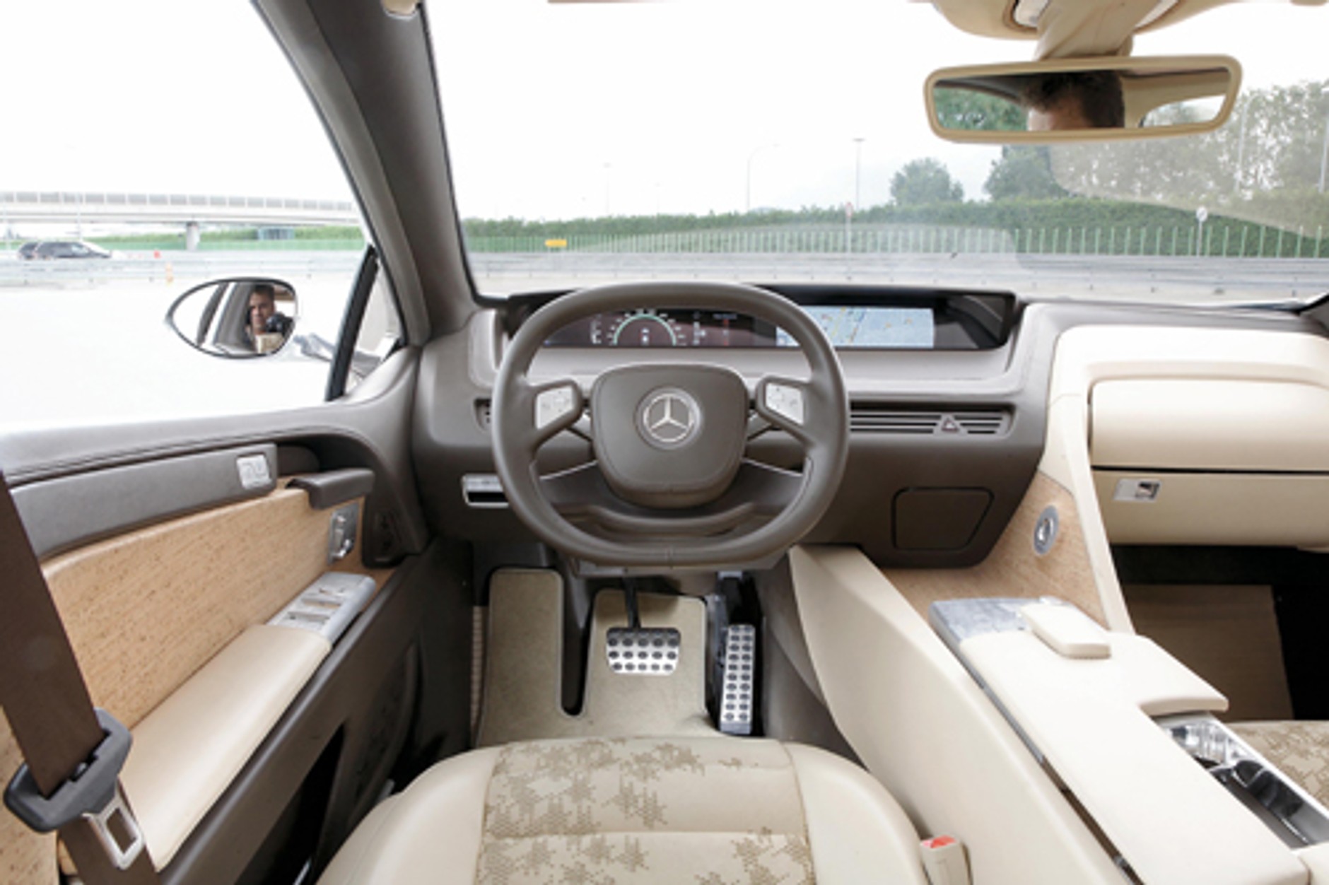 Mercedes F 700 - Jazda w przyszłość