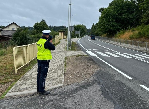 Kierowca dacii pędził "setką". To nie był jego pierwszy raz