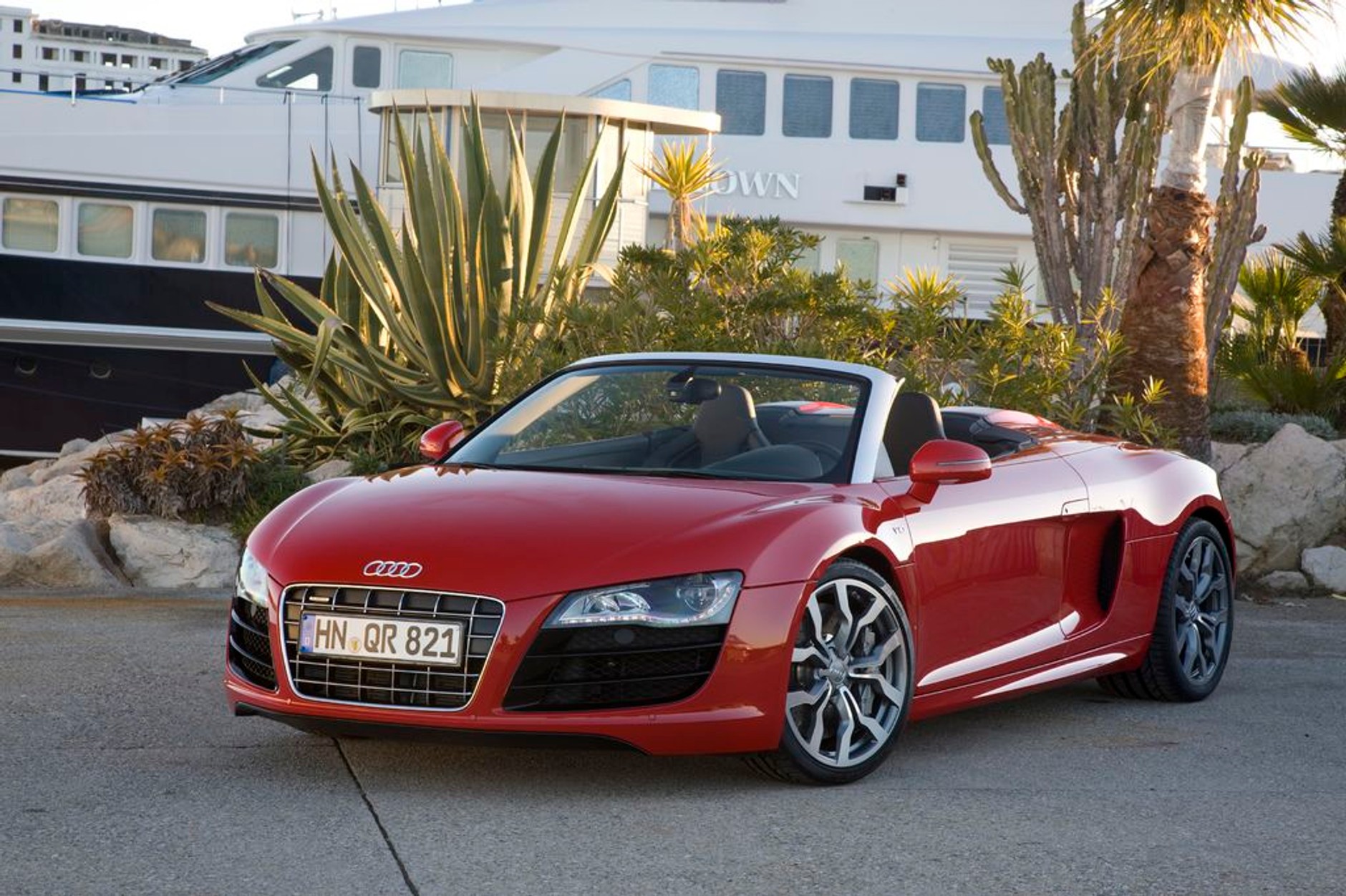 Audi R8 Spyder - supercabrio na wiosnę