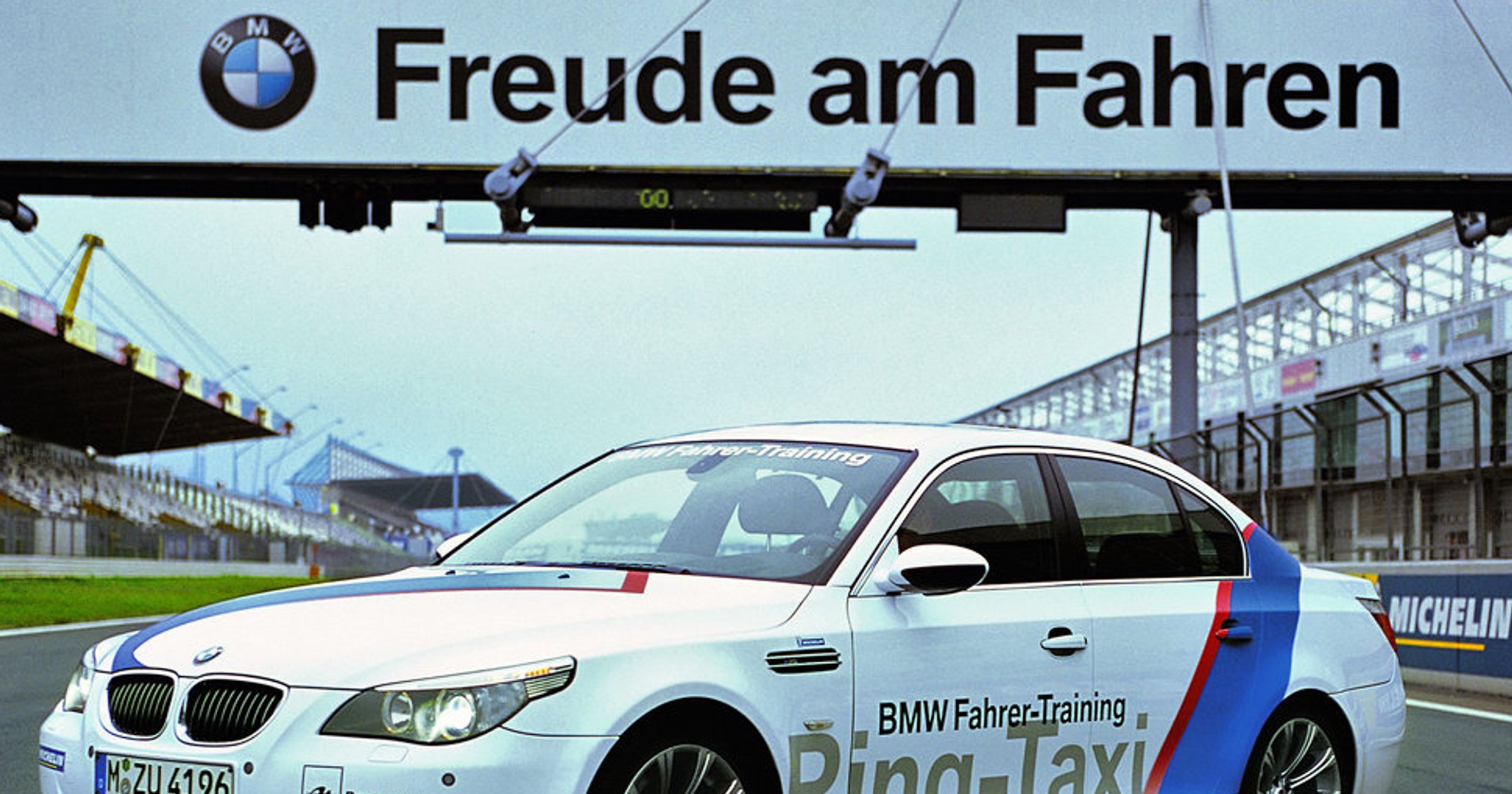 BMW M5 Ring-Taxi - Torowa taksówka