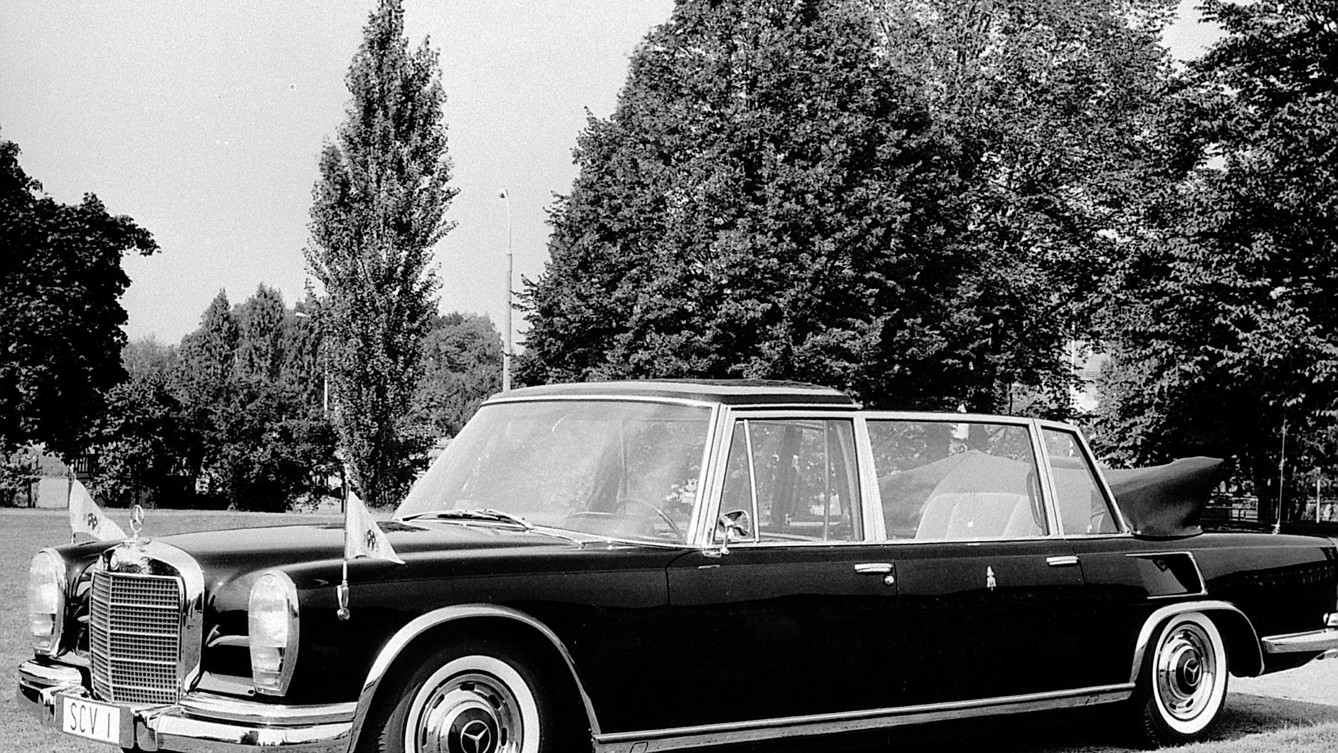 Mercedes 600 Pullman Landaulet papieski