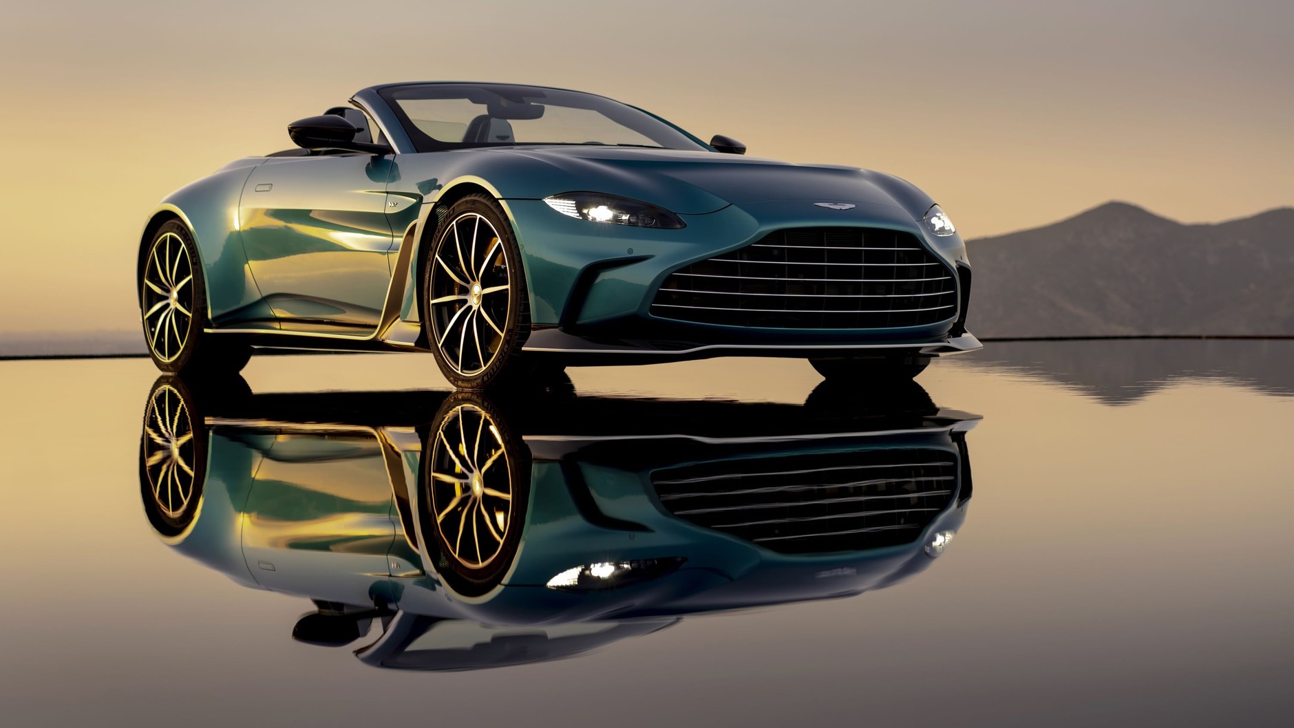 Aston Martin V12 Vantage Roadster