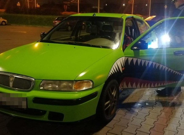 Kierowcy jeżdżą po nocy, a mieszkańcy dzwonią na policję