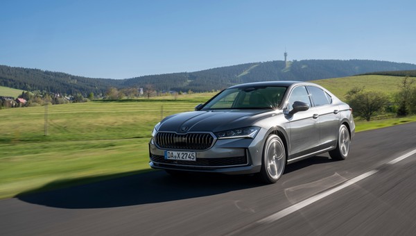 Oferta na 130 lat. Skoda znowu tnie ceny. Sprawdzamy kilka modeli