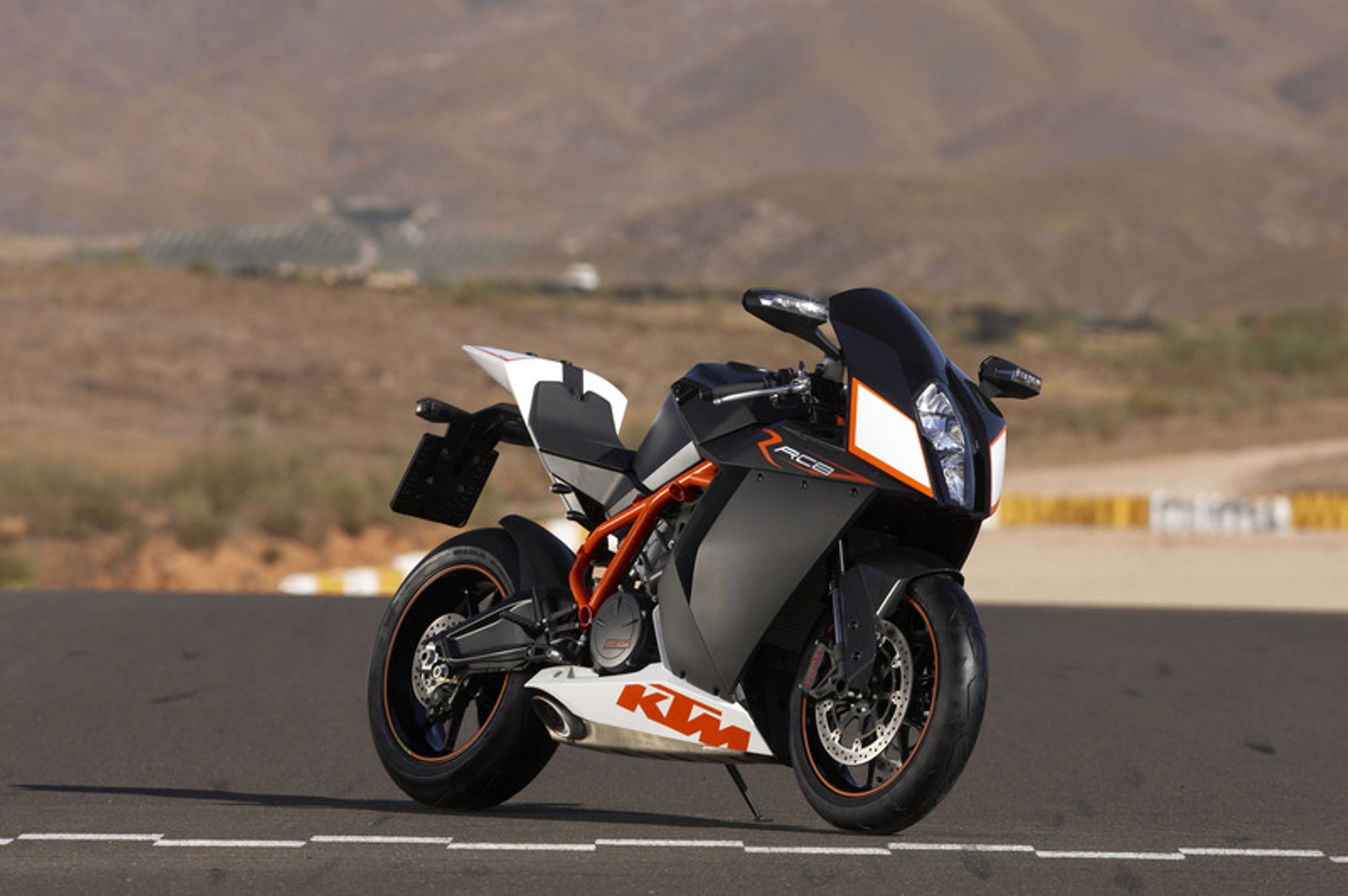 KTM 2009 – prawdziwy supersport i turystyczny motard