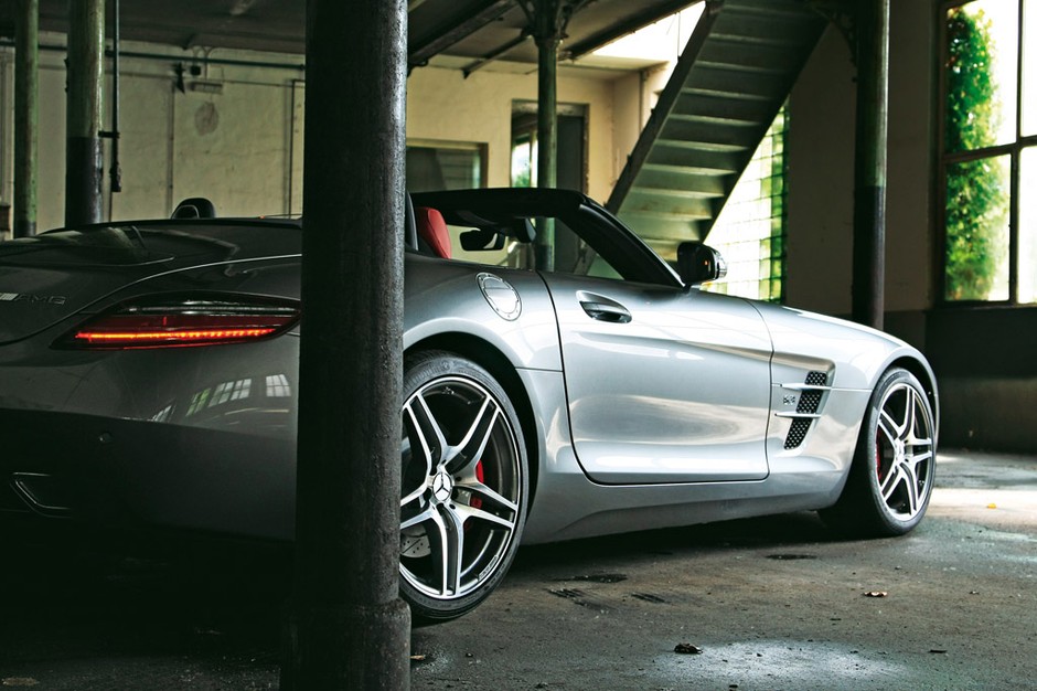 Mercedesy SLS AMG Roadster i 300 SLS: rodzinne spotkanie