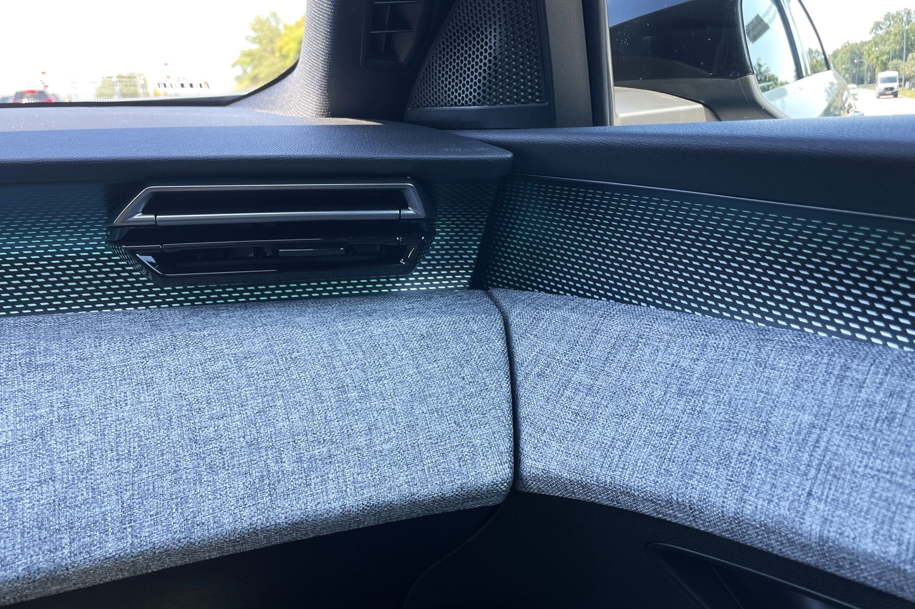 Peugeot E-5008 w pierwszym teście