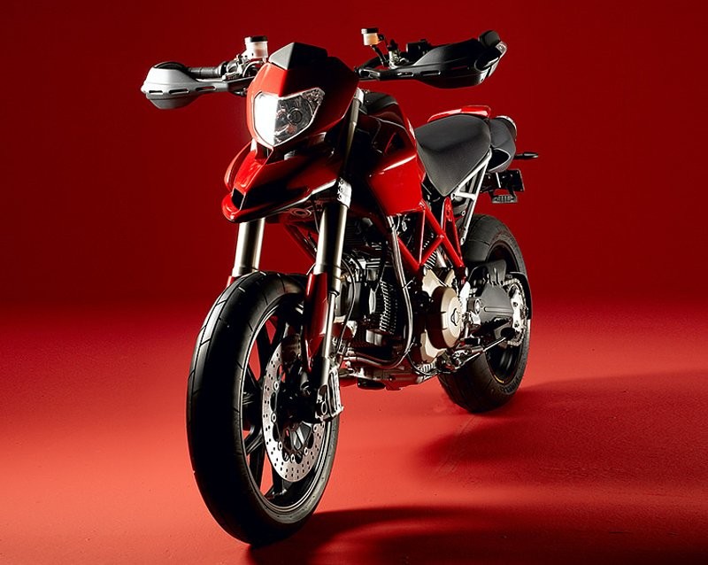 Ducati Hypermotard 1100 i 1100 S (dane techniczne)