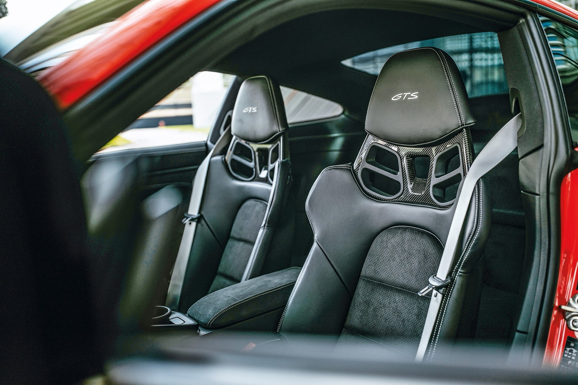 Porsche 911 Carrera 4 GTS