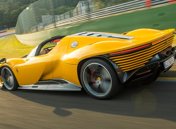 Niesamowite osiągi i spektakularna stylistyka. Jeździliśmy Ferrari Daytoną SP3