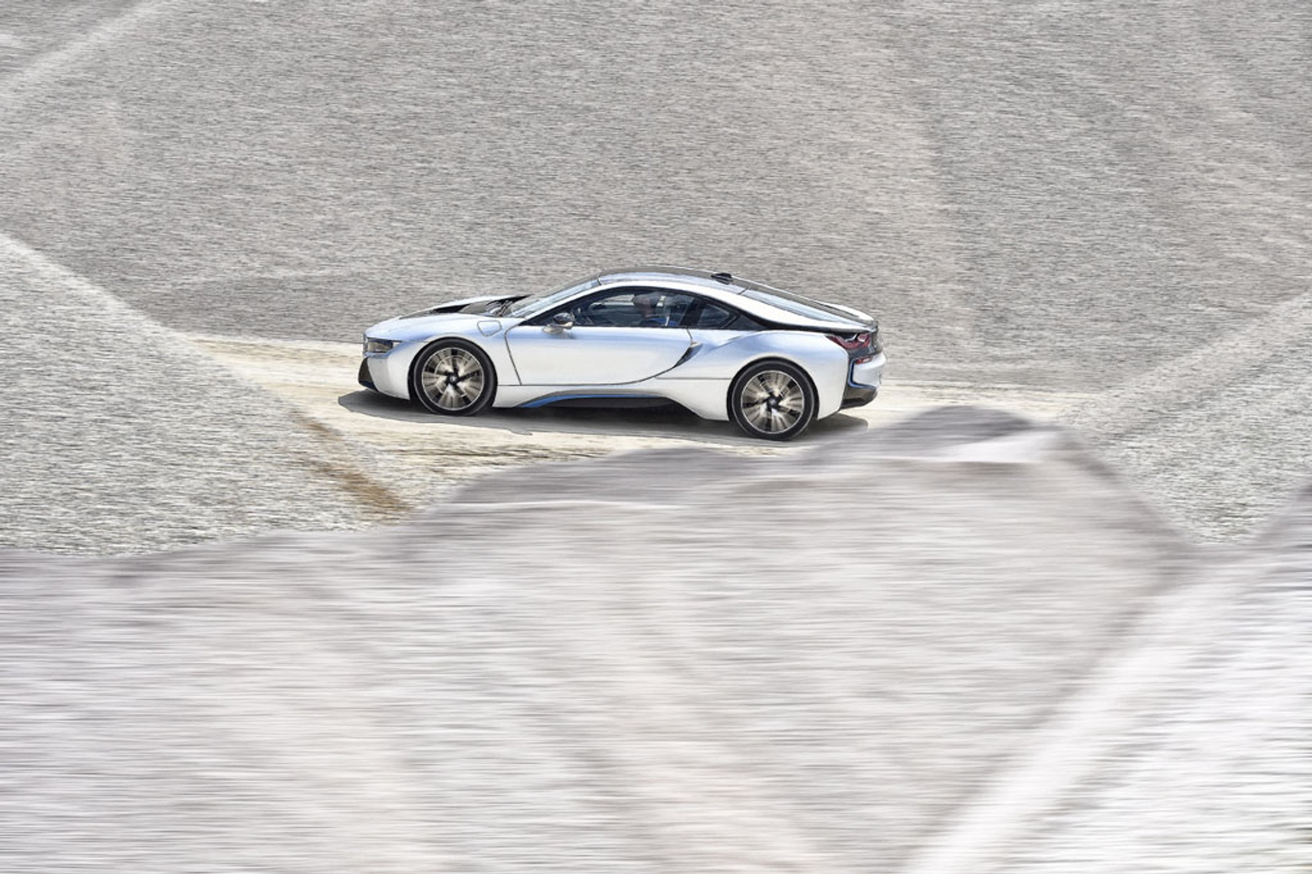 DeLorean DMC-12 i BMW i8 - Wechikuły czasu