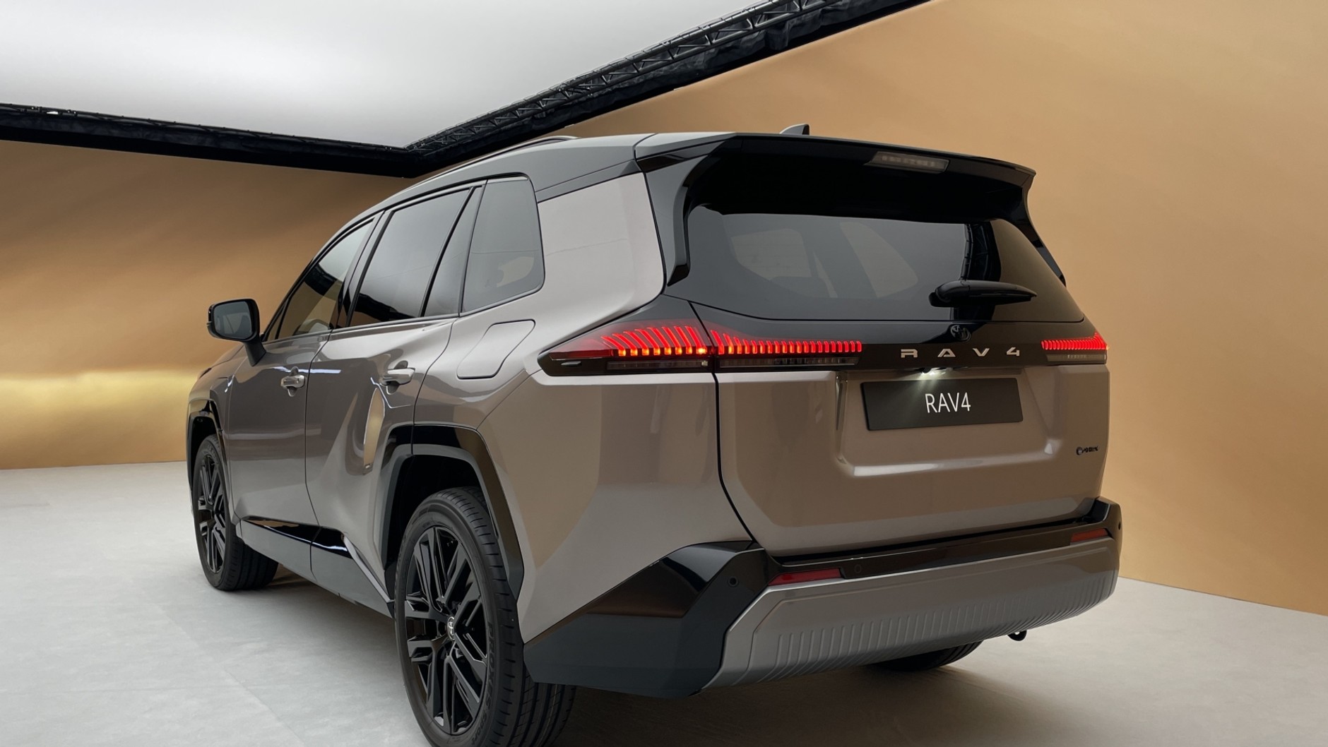 Nowa Toyota RAV4 (2025)