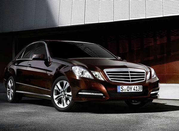 Mercedes-Benz E-klasa z nową twarzą, ale bez rozgłosu