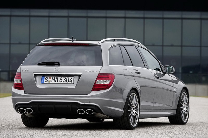 Mercedes C63 AMG daje z siebie jeszcze więcej