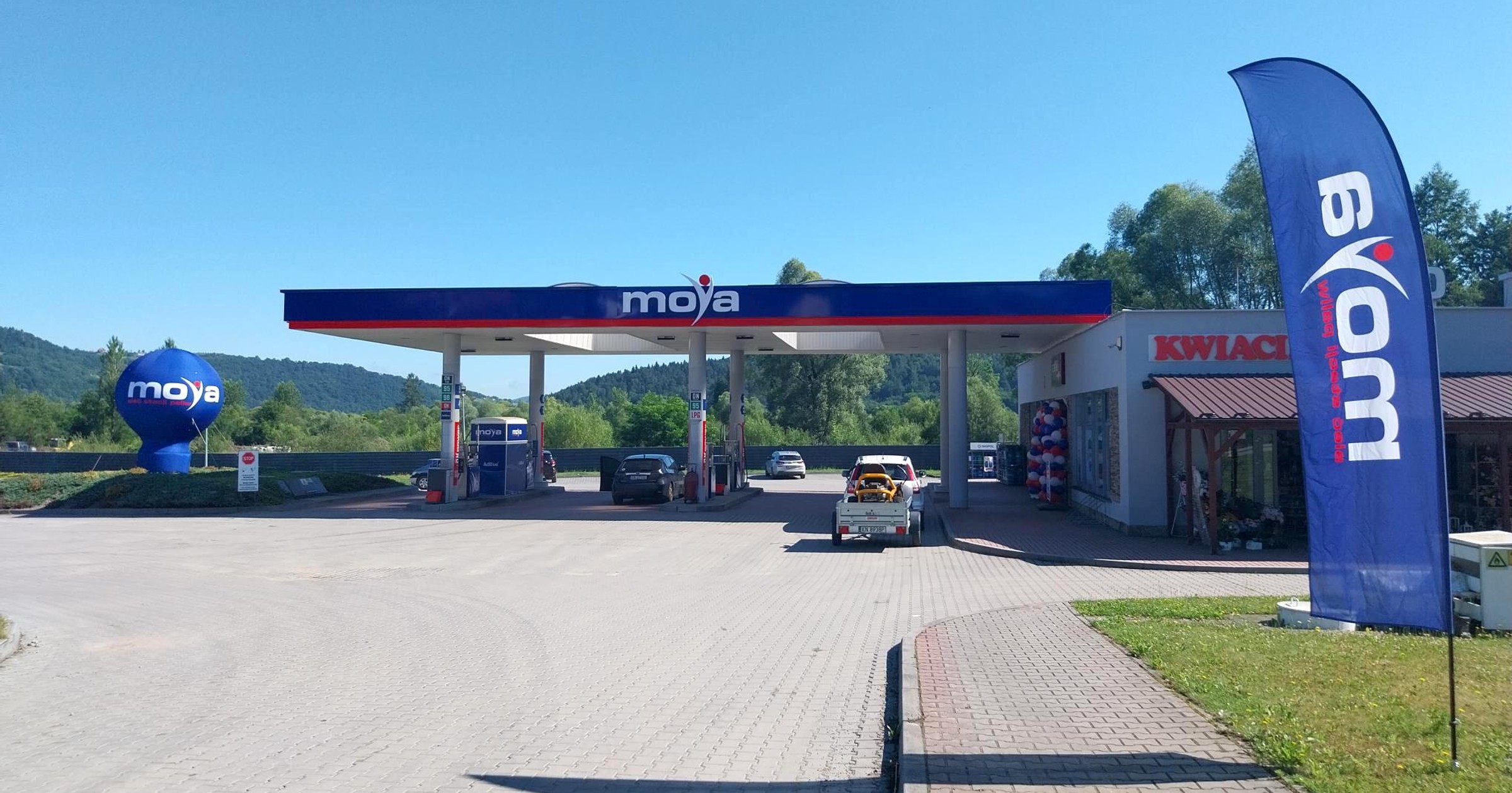 Już nie tylko stacje paliw. Właściciel stacji Moya postawi ładowarki do aut elektrycznych przy halach Makro (zdj. ilustracyjne)