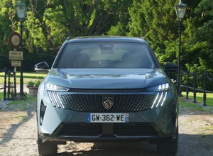Peugeot e-5008 Long Range ma polskie ceny. Dwie wersje do wyboru