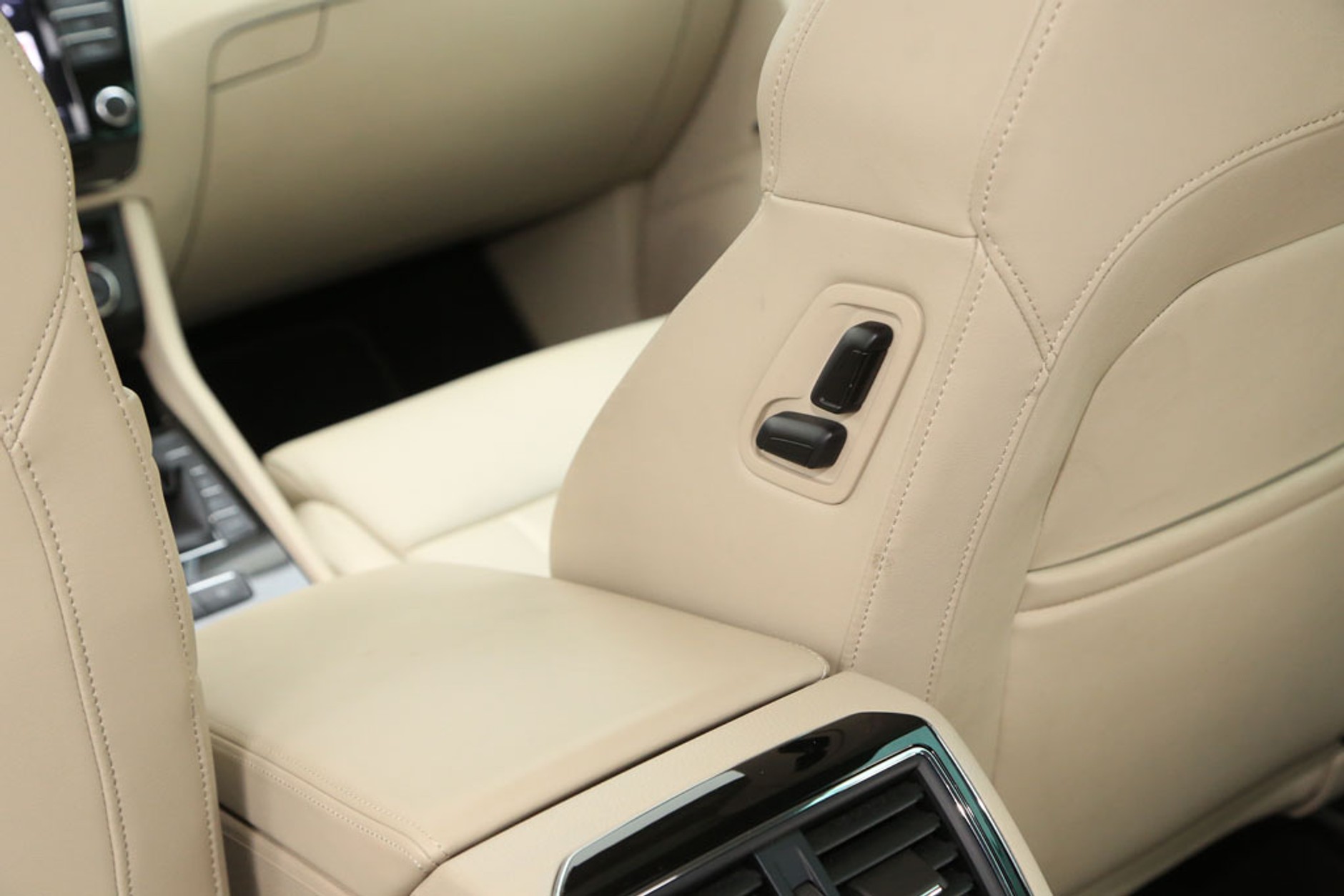 Skoda Superb 1.4 TSI ACT Style - klasa średnia małolitrażowa