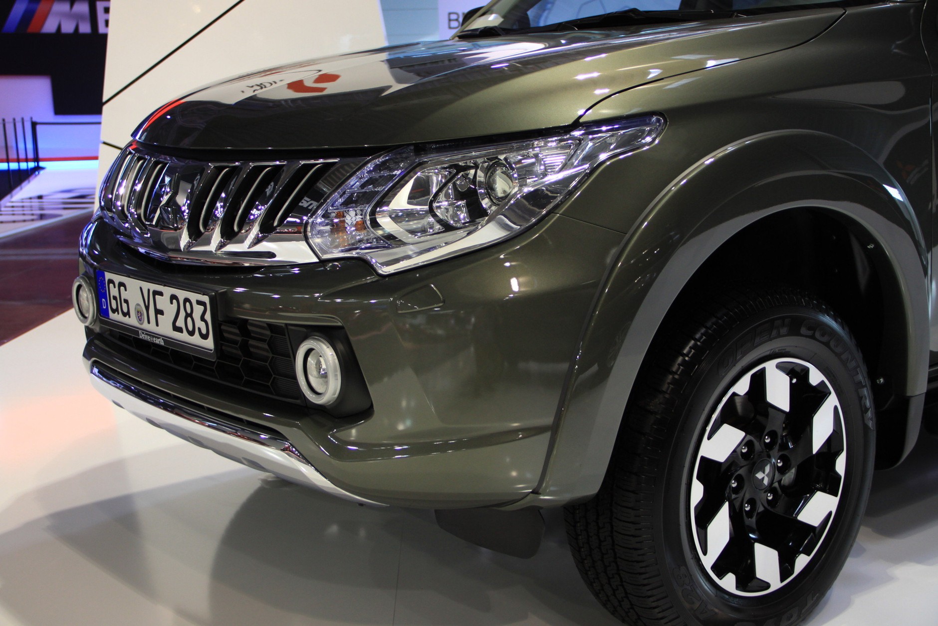 Mitsubishi L200 (Poznań 2015)