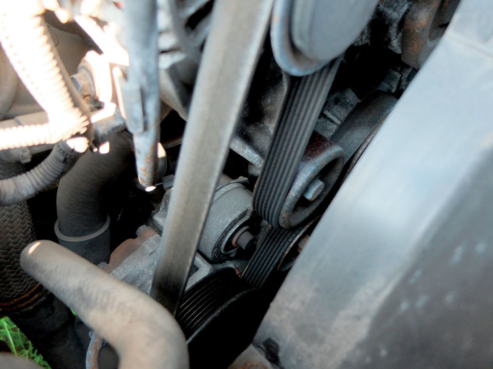 Samochód po 200 tys. km - Paski osprzętu, rolki i koła