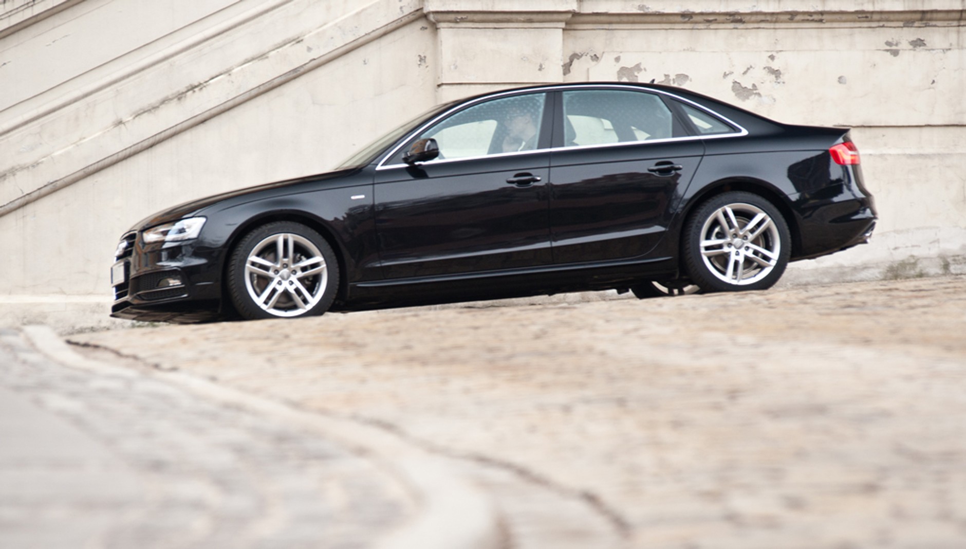 Odświeżone Audi A4 w salonach