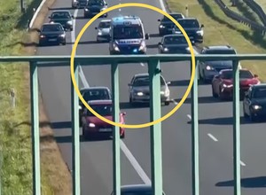 Karetka jechała po S7. Policja pokazała, jak zachowali się kierowcy [WIDEO]