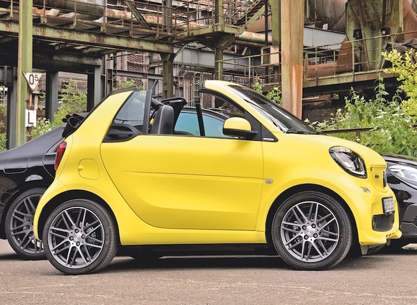Smart Brabus kontra Brabus Rocket 900 - Proca i rakieta