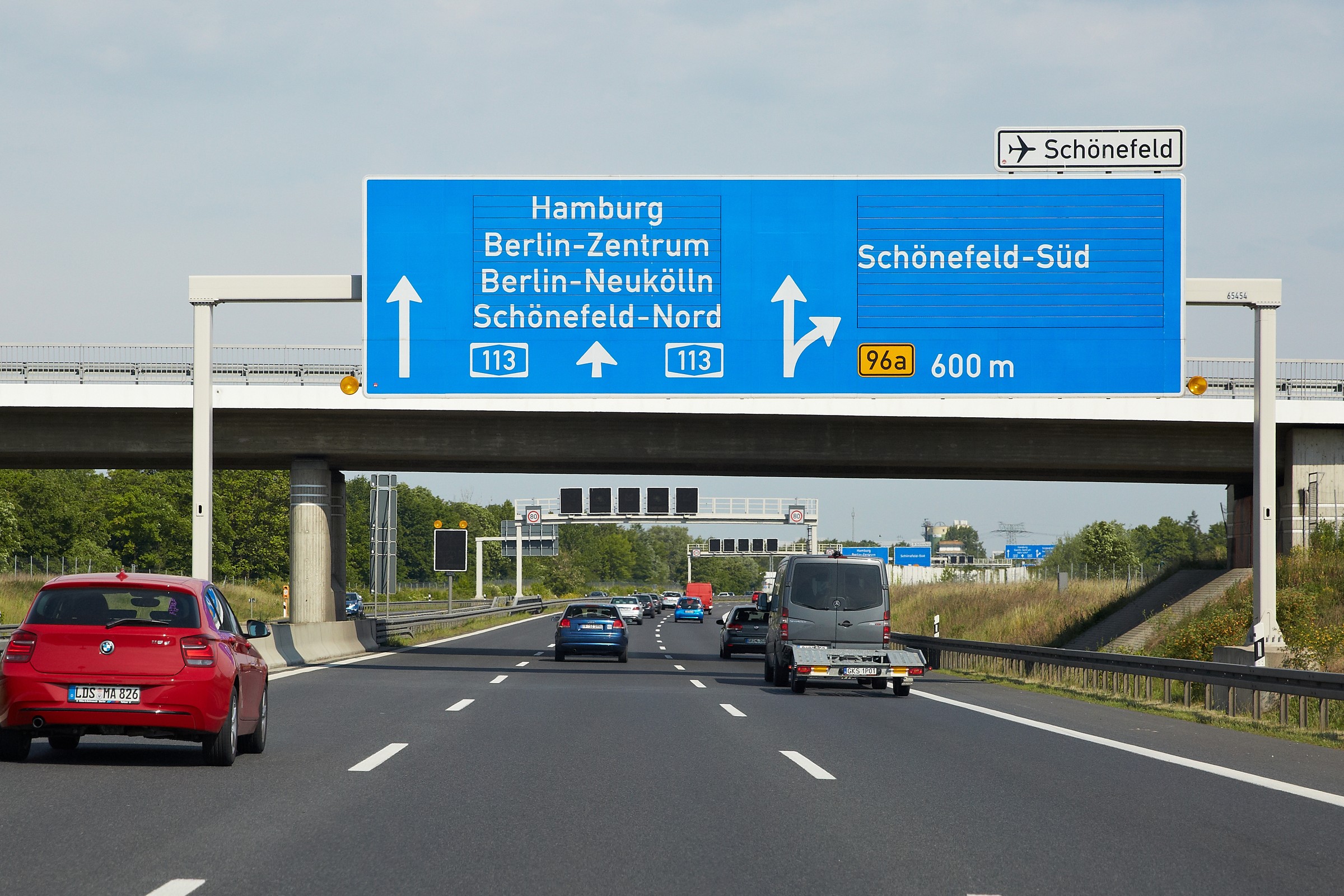 Metoda kradzieży "na rejestrację" w Niemczech. Policja ostrzega. Polacy także zagrożeni