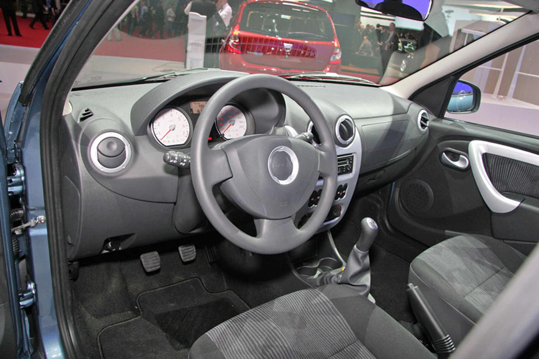 Paryż 2008: Dacia Logan MCV – nowa twarz dla kombi (wideo)