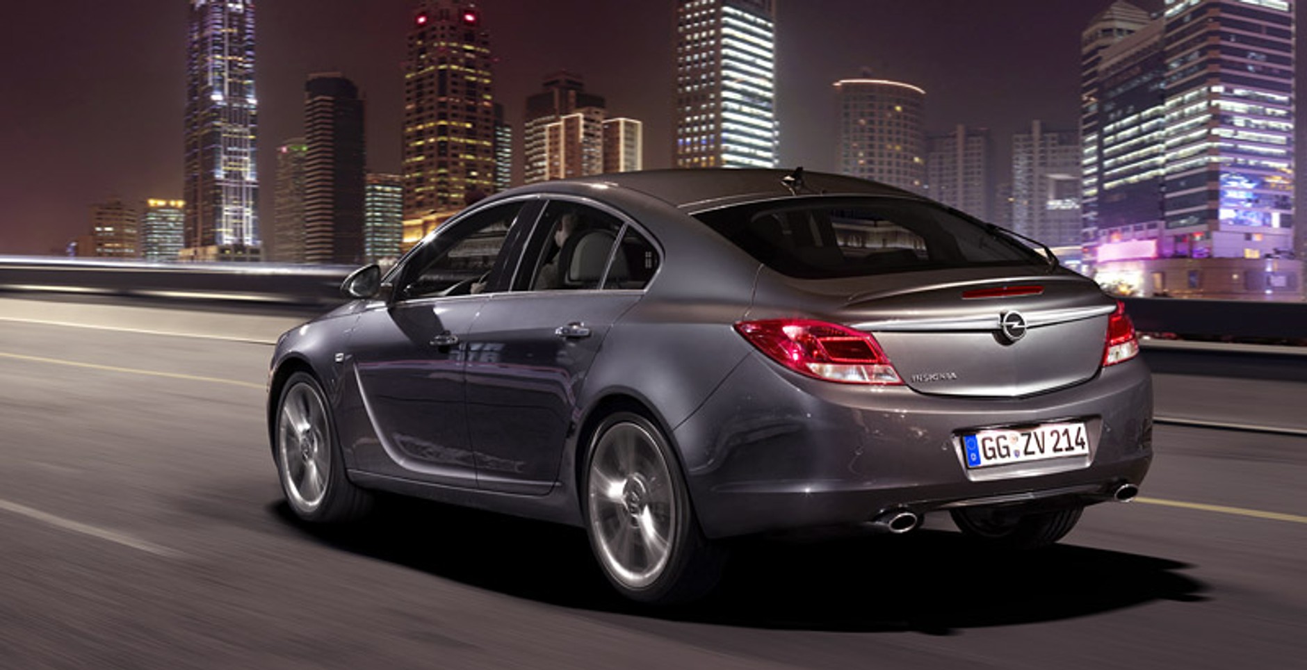 Opel Insignia: podwójna premiera w Londynie