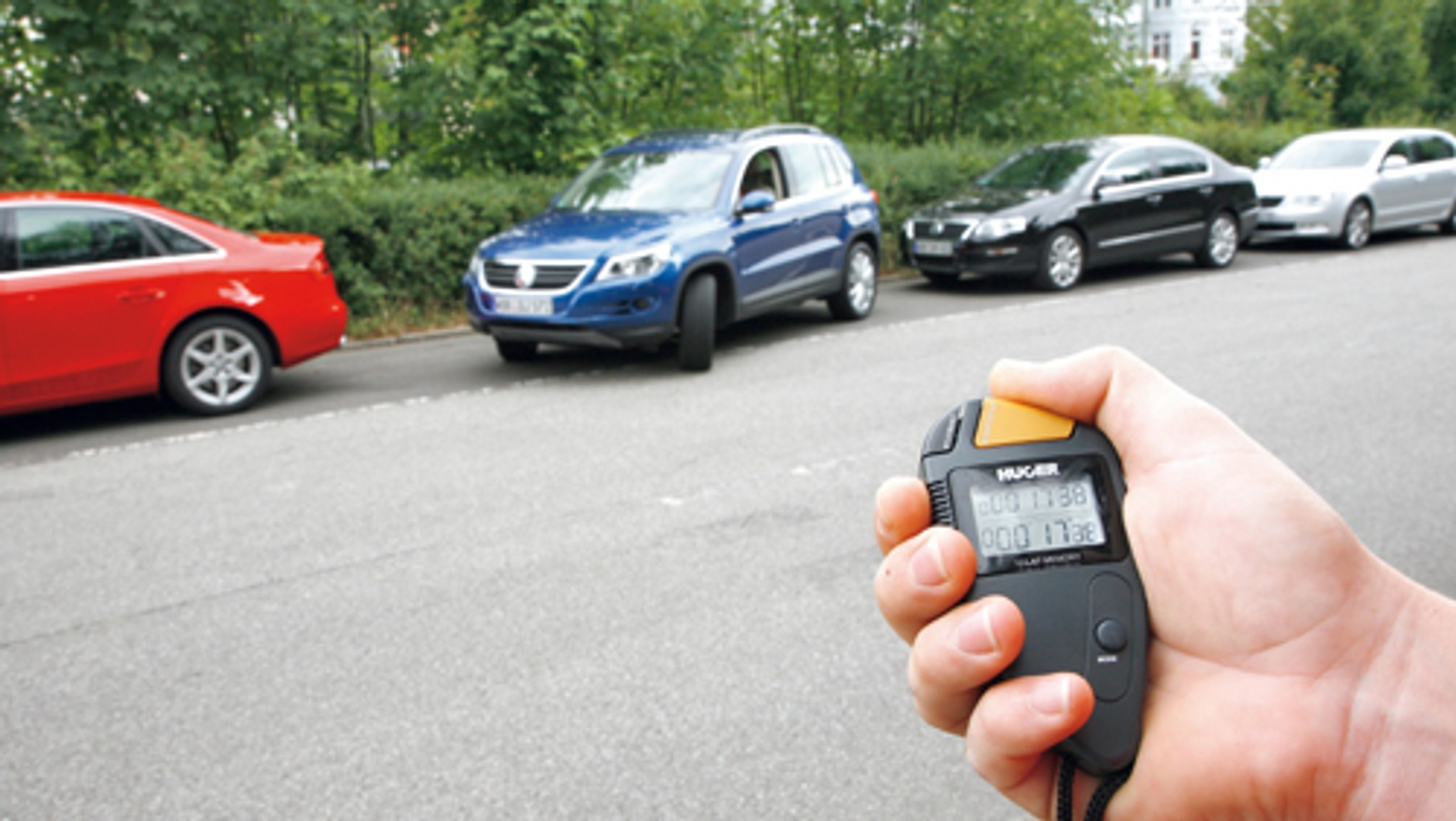 Czy warto wyposażyć auto w asystenta parkowania?