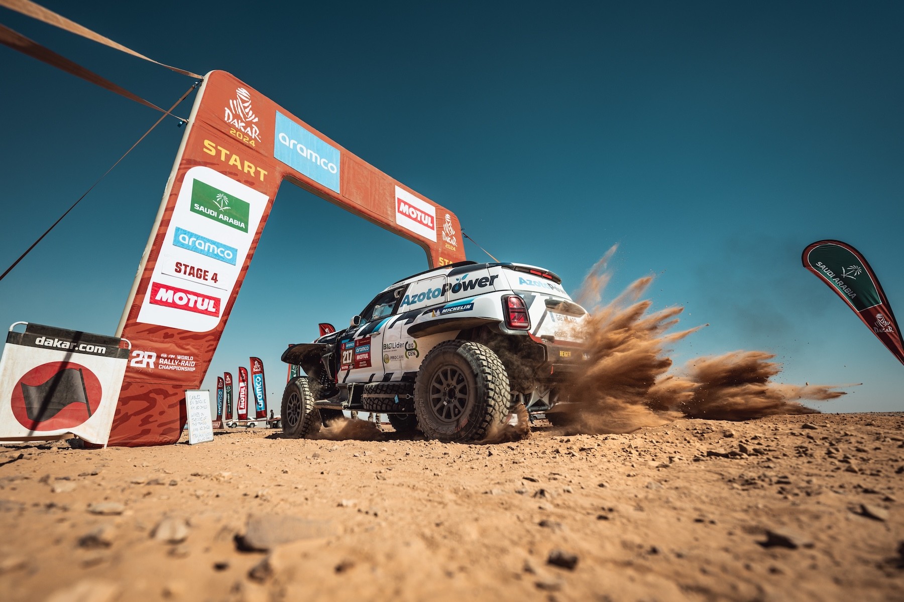 Krzysztof Hołowczyc uratował życie podczas Rajdu Dakar. Wynik był drugorzędny