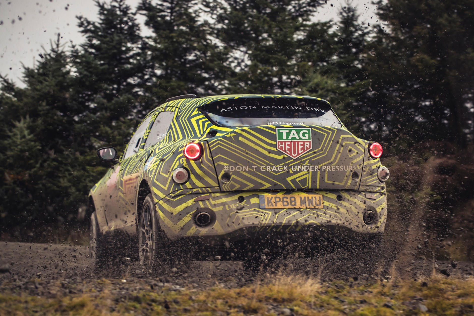 Pierwsze zdjęcia SUV-a Aston Martina. Oto DBX