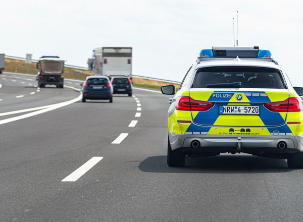 Polscy kierowcy zapominają o sześciu ważnych zasadach. Niemiecka policja nie stosuje taryfy ulgowej