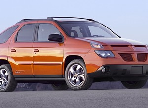 "Multiple wśród SUV-ów". Najdziwniejsze seryjne SUV-y wszech czasów