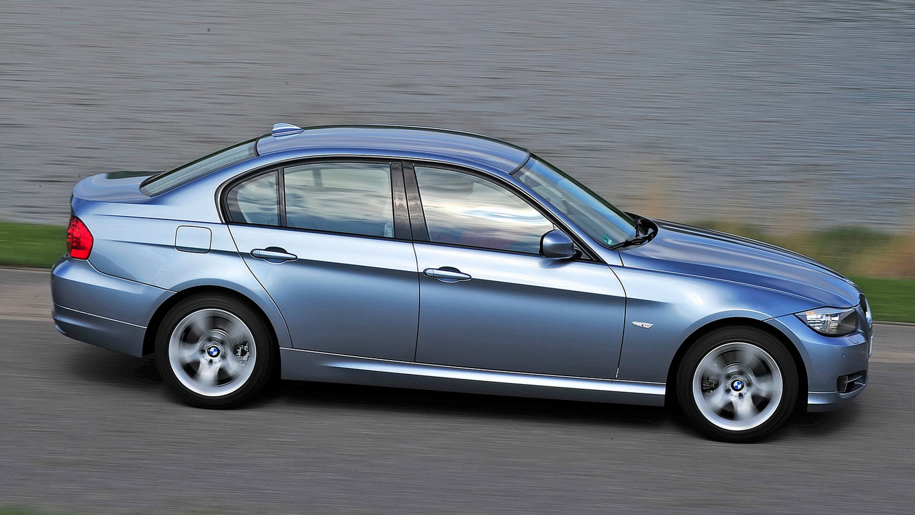 BNMW serii 3 E90 3.0d (2005-12)