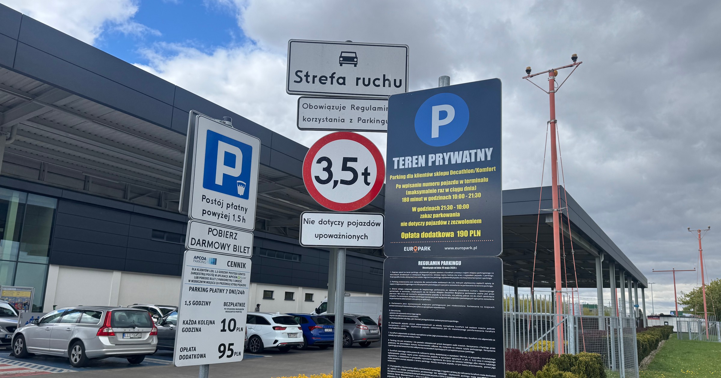 Prywatny płatny parking (zdj. poglądowe)