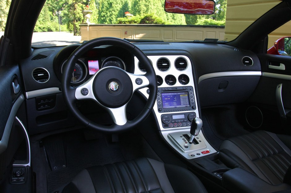 Używana Alfa Romeo Spider: szybka, piękna i droga