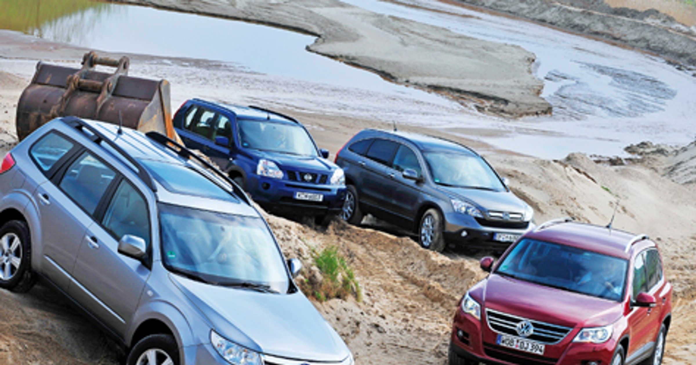 Honda CR-V kontra Subaru Forester, Nissan X-Trail i VW Tiguan - porównanie suvów z silnikami benzynowymi