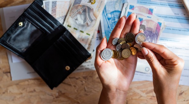 Tyle przeciętny Polak musi pracować na najtańszy nowy samochód. Ponad dwa razy dłużej niż Niemiec