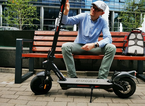 Tydzień z hulajnogą elektryczną: po mieście bez auta. To możliwe