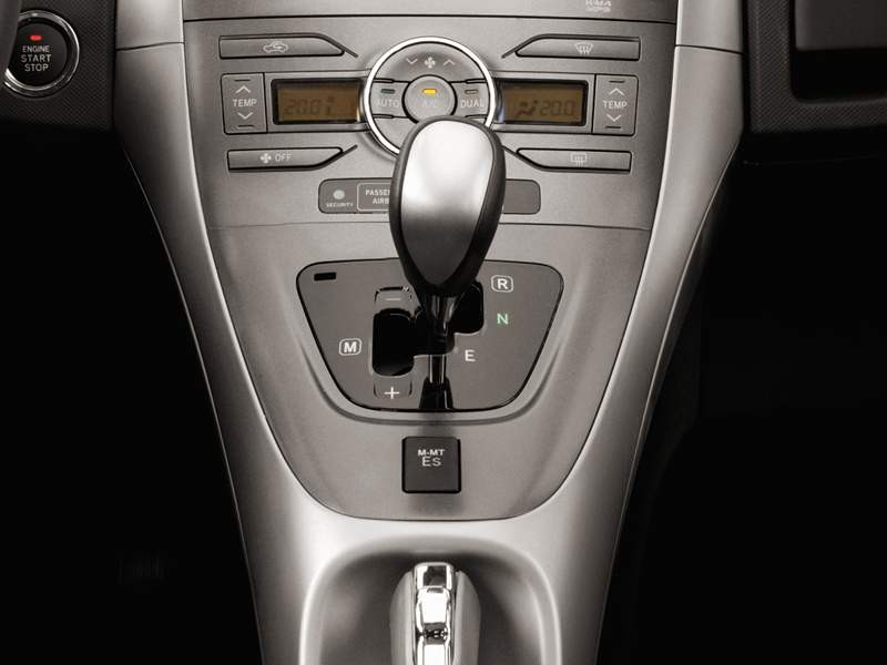 Toyota Auris dostane nové motory 1,6 Valvematic (97 kW) a 1,8 Valvematic (108 kW) a inovované turbodiesely