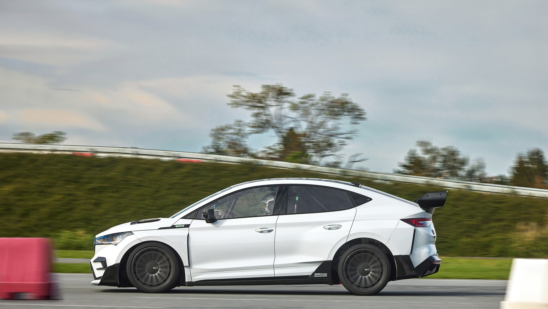 Skoda Enyaq RS Race