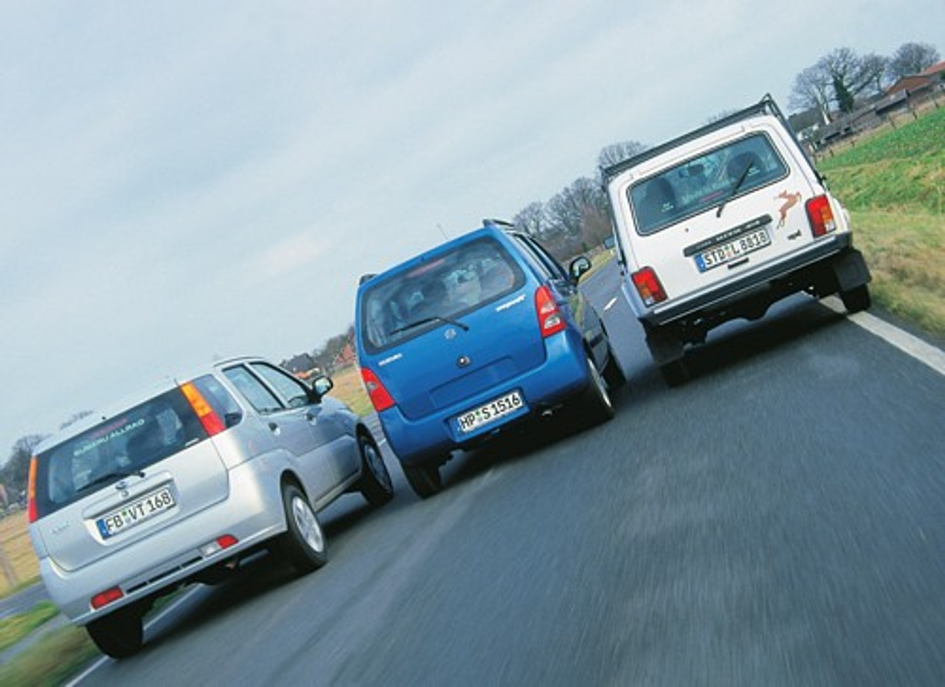 Łada Niva kontra Subaru Justy i Suzuki Wagon R+ -  Tereńowki w  formacie mikro