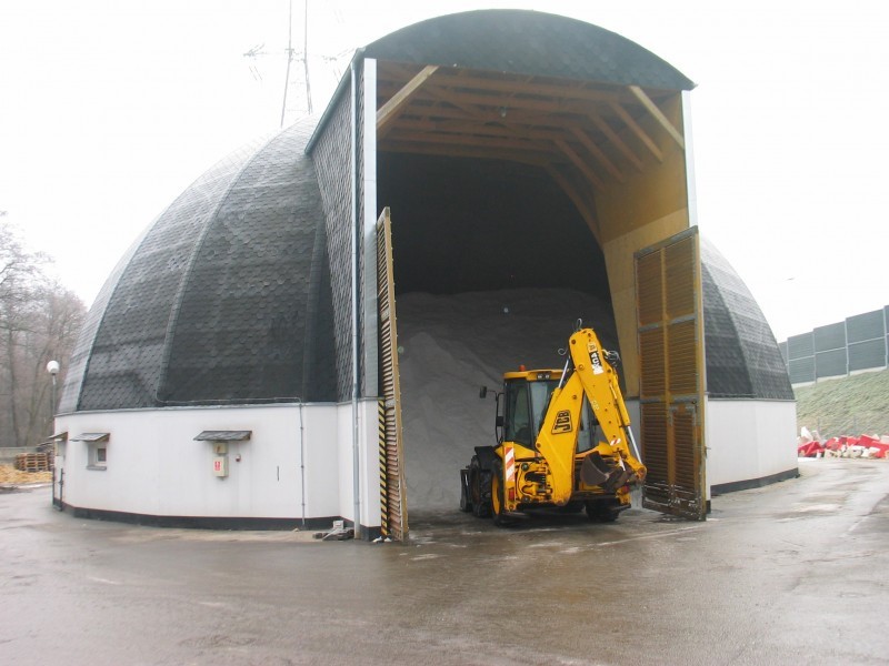 GDDKiA gotowa na atak zimy. To jeden z przydrożnych magazynów soli