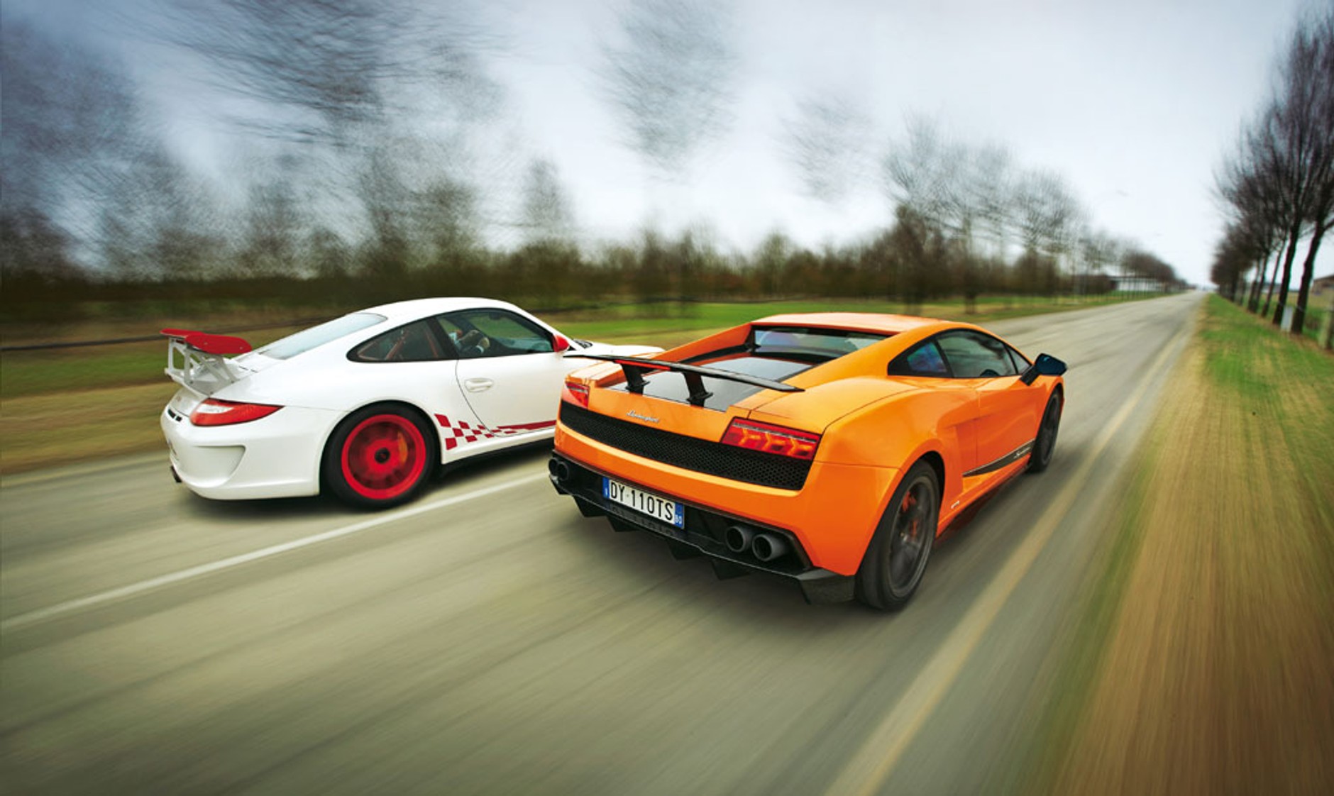 Dodadzą skrzydeł! Porsche 911 GT3 RS kontra Lamborghini Gallardo LP 570-4 Superleggera