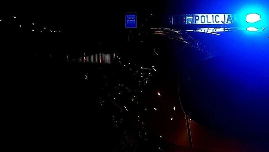 Policjanci prowadzili rutynowe działania. Wtedy pojawił się Opel. Jego kierowca zaczął uciekać