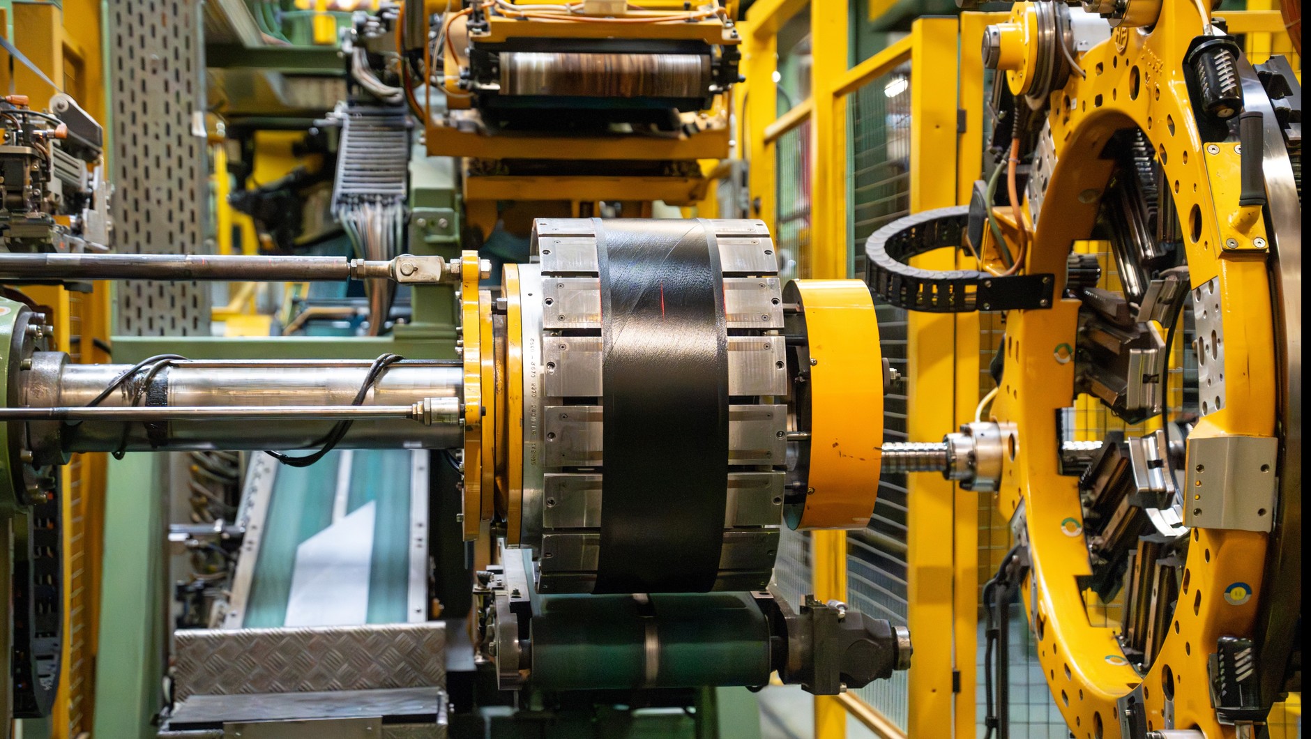 W różnych zakładach koncernu Goodyear obowiązują te same standardy jakości, wykorzystywane są takie same maszyny, receptury i technologie. Jakość opon nie zależy od miejsca ich produkcji