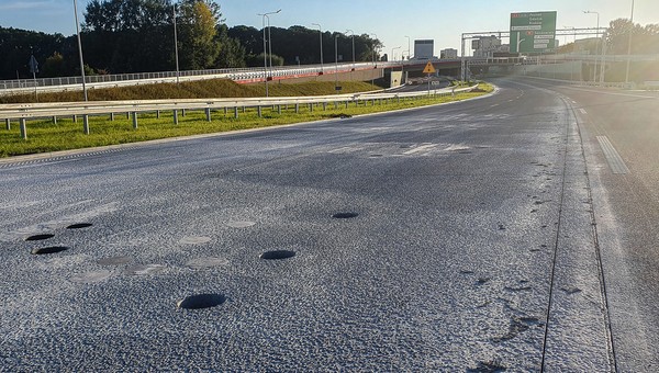 Południowa Obwodnica Warszawy jeszcze nie oddana, a już trzeba ją remontować